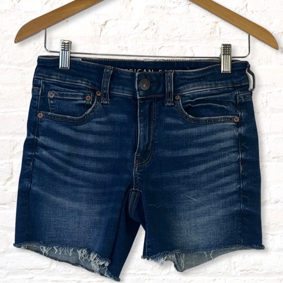 AMERICAN Eagle Super Stretch Cutoff Midi Denim Shorts Size 4 Mid Rise - Picture 10 of 10